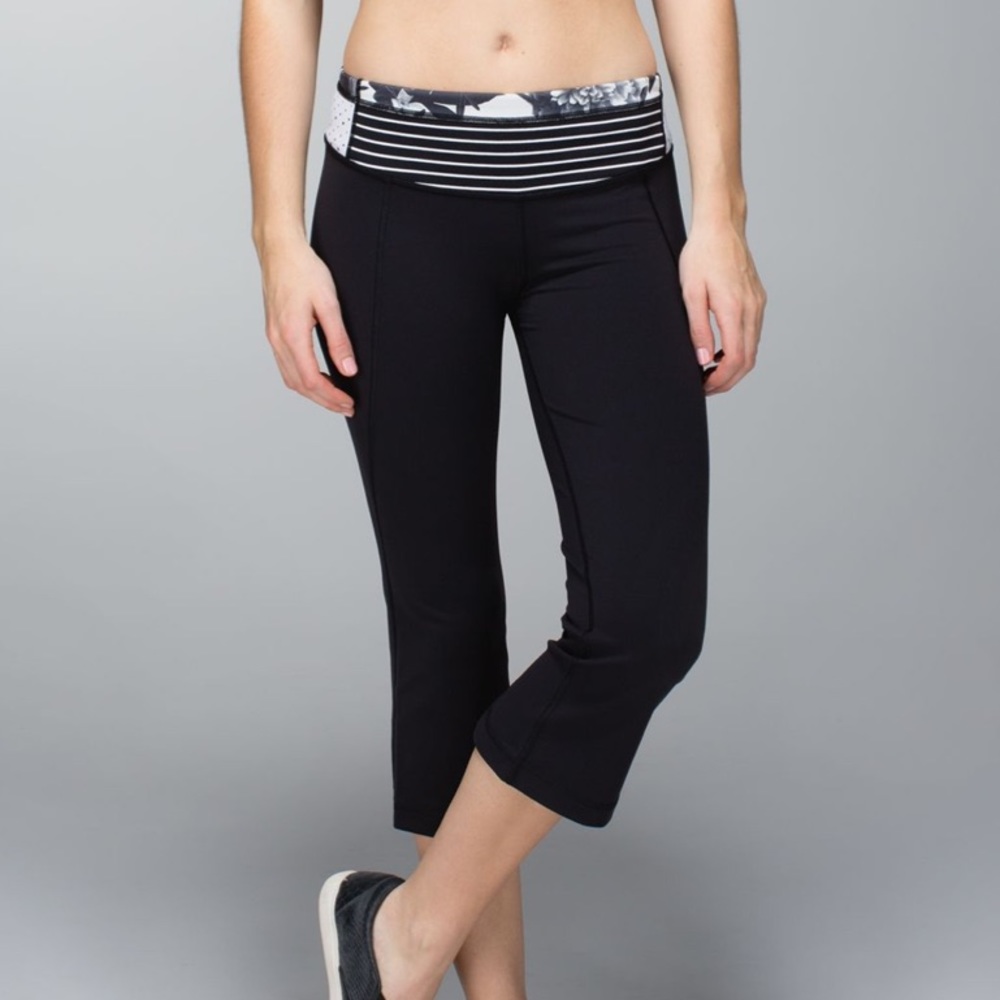 LULULEMON Gather & Crow Crop Pants